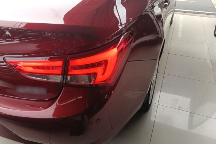 Used Buick Verano 2018 Sedan 20T Dual-Clutch Leading Model Exterior 3