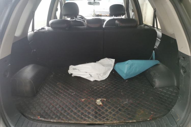 Used Kia Carens 2011 2.0L 5-Seater Automatic Standard Edition