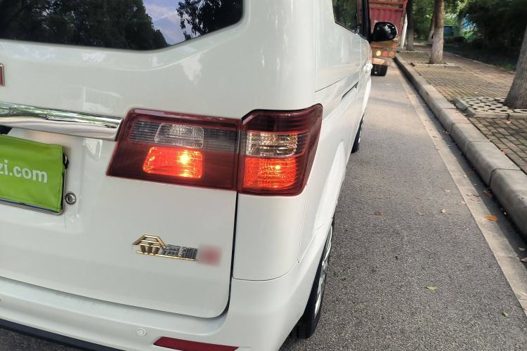 Used Jinbei Gold Hiace M Classic 2022 1.5L Travel Lion Passenger Van 7 Seats