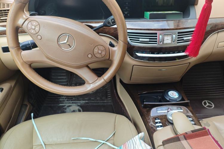 Used Mercedes-Benz S-Class 2012 S 300 L Prestige Grand Edition Center Console