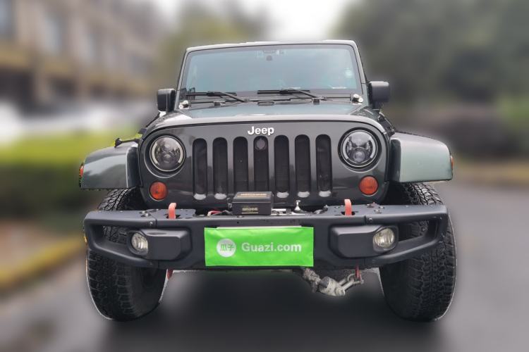 Used Jeep Wrangler 2010 3.8L Sahara two-door model