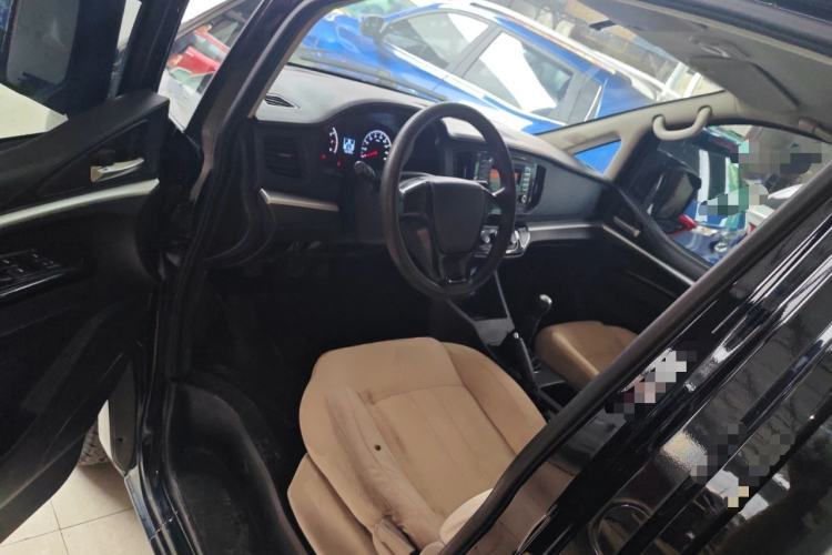 Used FORTHING Lingzhi 2022 M5L 1.6L Utility Model 7 Seats Driver Seat