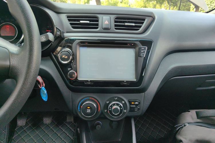 Used Kia K2 2012 Sedan 1.4L MT TOP Commemorative Edition