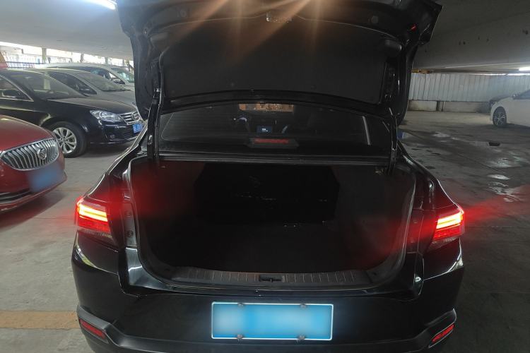 Used Venucia D60 2018 1.6L CVT Smart Connect Elite Edition