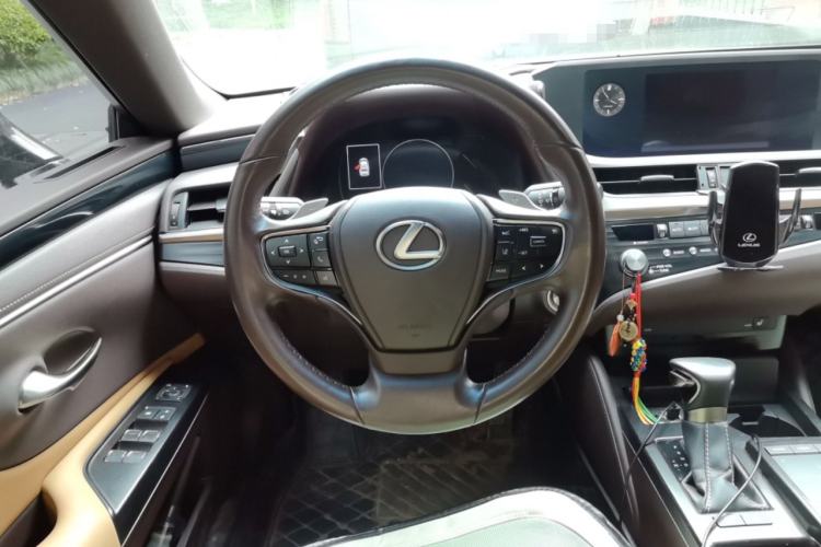 Used Lexus ES 2020 200 Excellence Edition