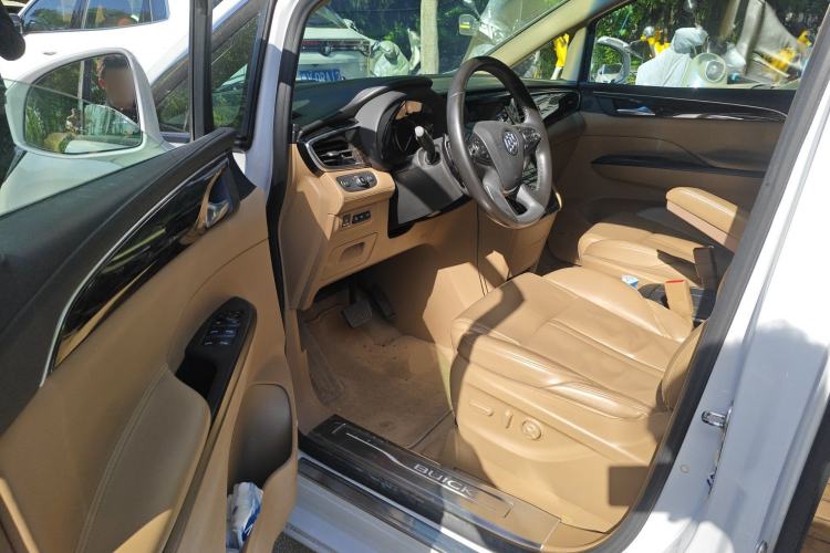 Used Buick GL8 2017 ES 28T Flagship Model China V Standard
