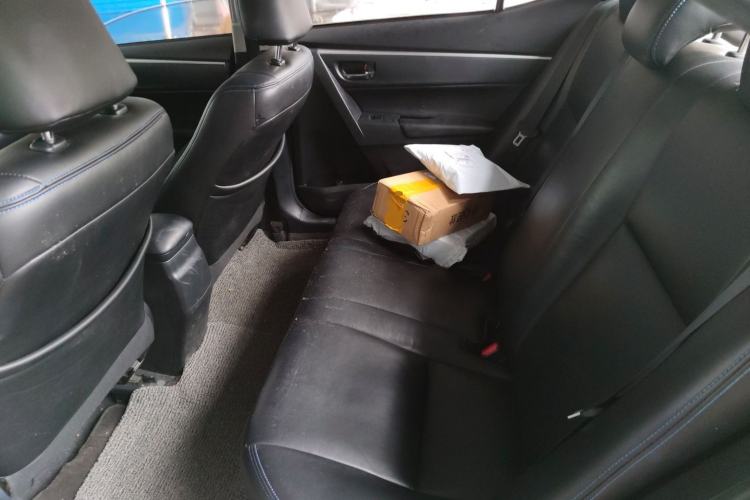 Used Toyota Levin 2017 Revised Dual-Engine 1.8H GS E-CVT Elite Sunroof Version China V Standard Left Rear Seat