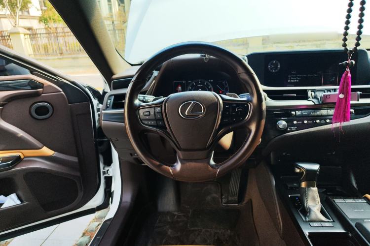 Used Lexus ES 2020 200 Excellence Edition