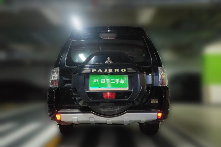 Used Mitsubishi Pajero  Rear