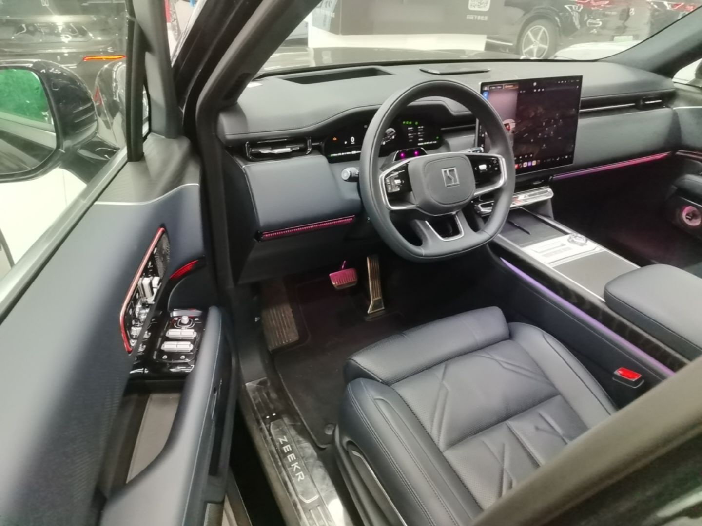 Zeekr 9X 2025 Ultra Edition 70kWh — снимка 18