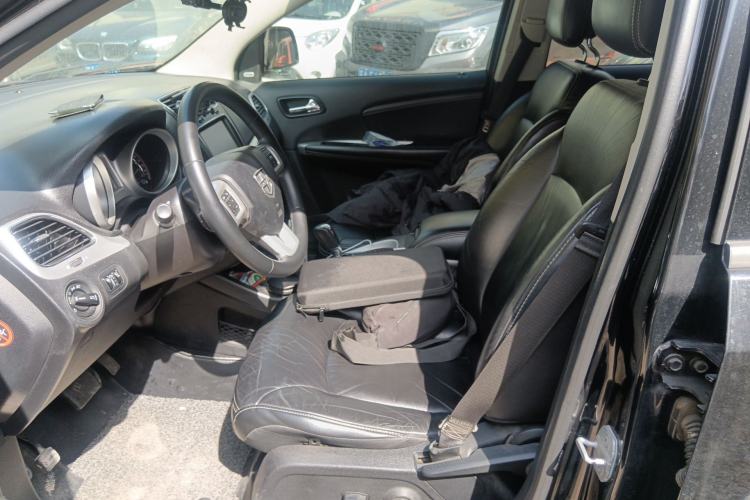 Used Dodge Journey 2013 2.4L Two-Wheel Drive Luxury Version