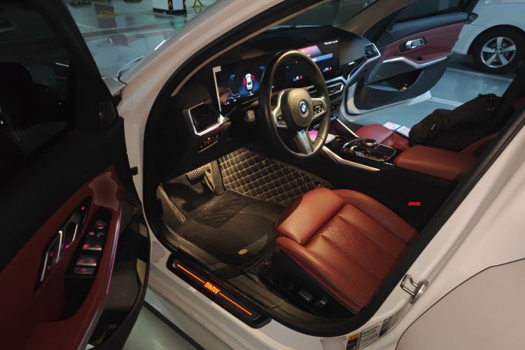 Used BMW i3 2022 eDrive 35 L Driver Seat