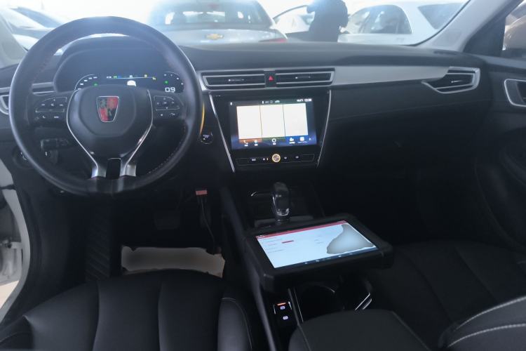 Used Roewe i5 2020 1.5L Automatic 4G Connect Luxury Flagship Edition
