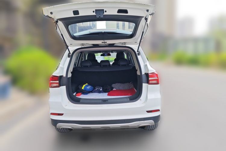 Used Roewe RX5 2016 20T Two-Wheel Drive Automatic Internet Smart Edition Trunk