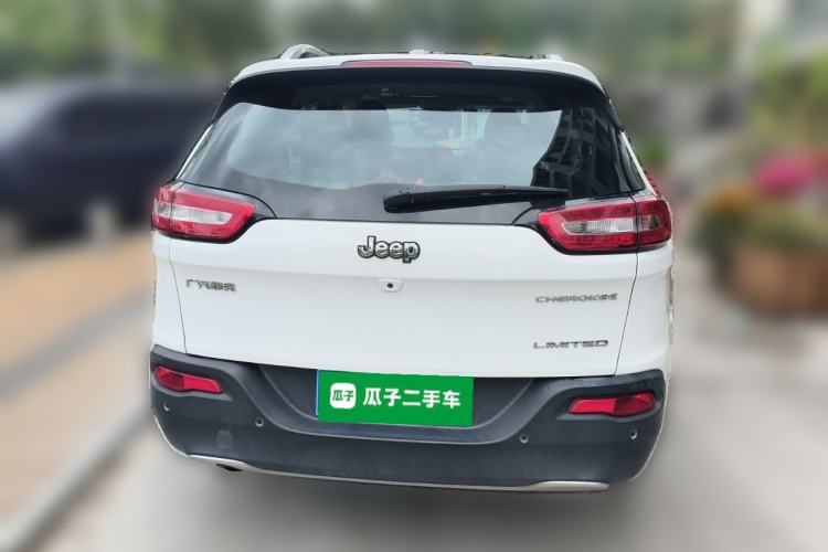 Used Jeep Cherokee 2017 2.0L Superior Edition