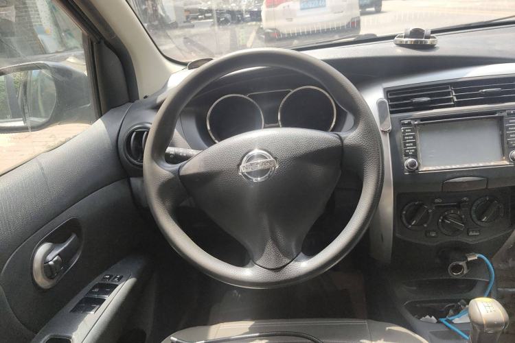 Used Nissan Livina 2013 1.6XE Manual Comfort Edition