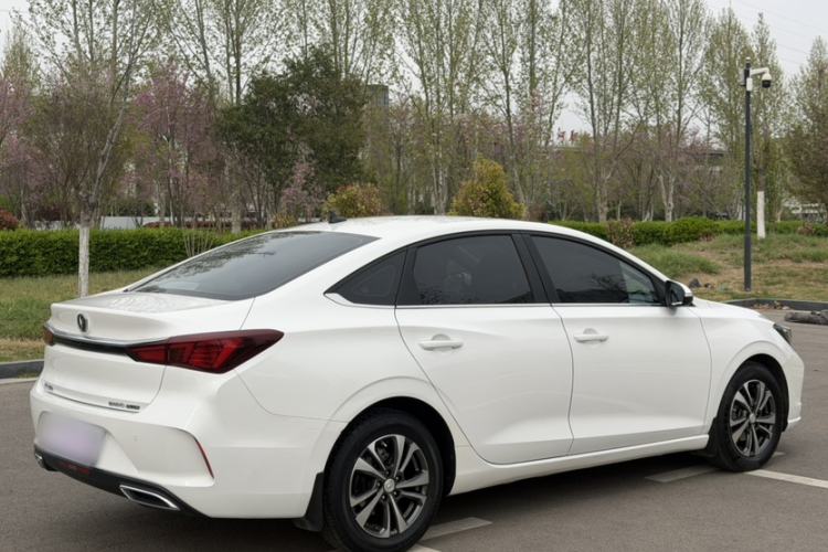 Used CHANGAN Eado 2021 PLUS 1.6L GDI CVT Luxury Model Exterior 4