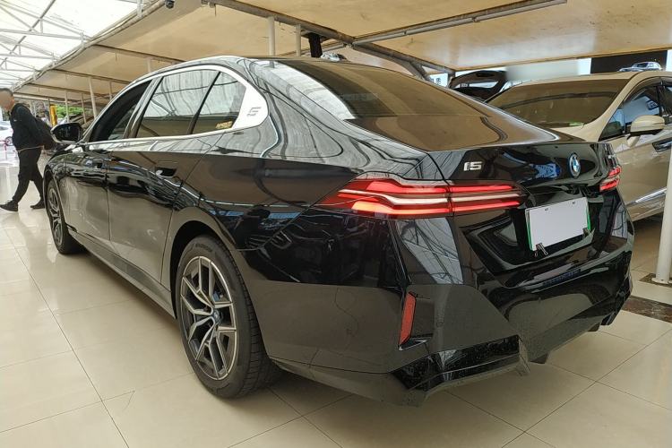 Used BMW i5 2024 eDrive 35L Luxury Package
