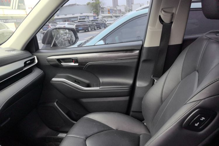 Used Toyota Highlander 2024 2.5L Smart Electric Hybrid Dual-Engine Four-Wheel Drive Prestige Version – 7 Seats