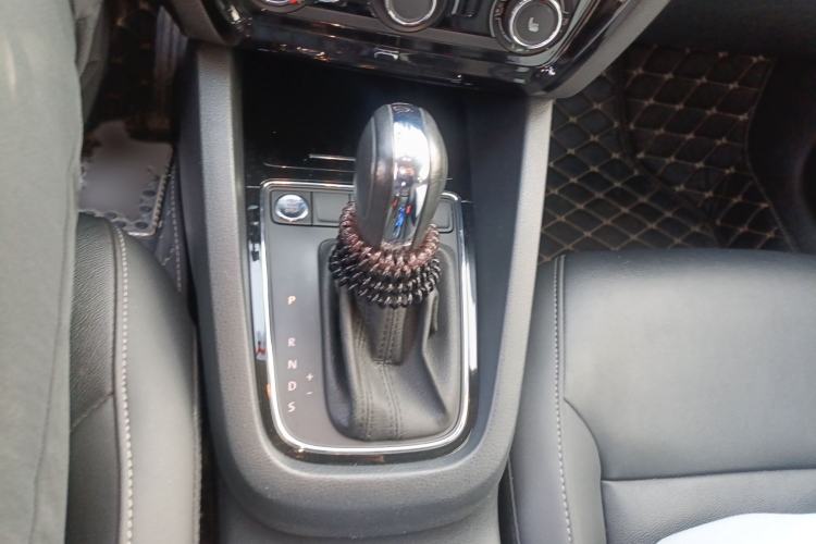 Used Volkswagen Sagitar 2018 1.6L Automatic Comfort Model Gear Lever