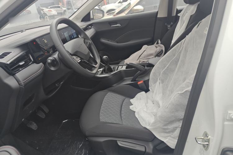 Used Roewe i5 2026 Model 1.5L Manual Comfort Version