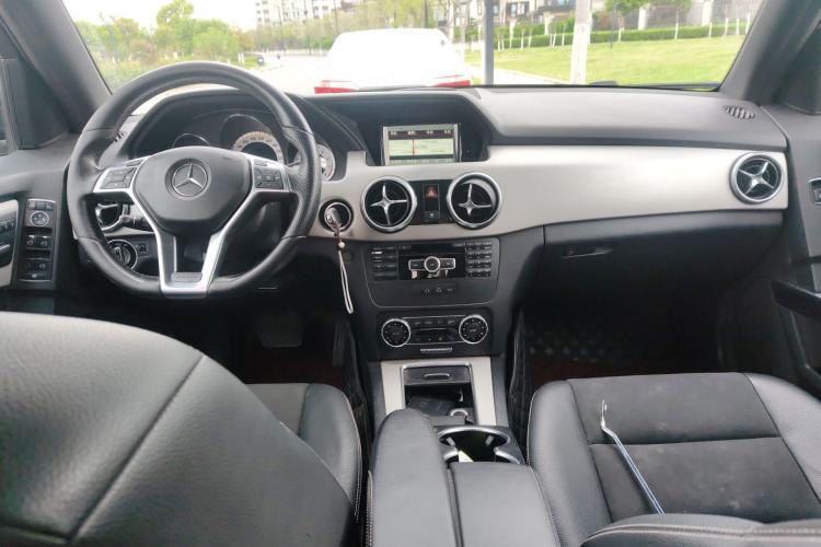 Used Mercedes-Benz GLK-Class 2015 GLK 260 4MATIC Dynamic Edition Ultimate Version Center Console