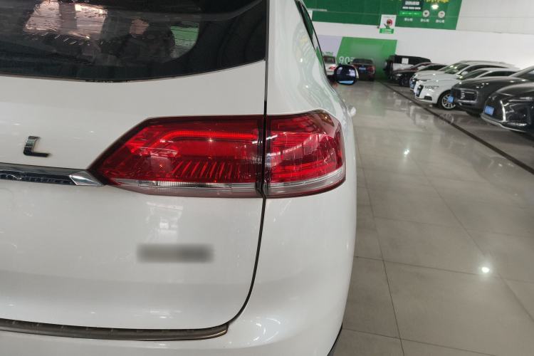 Used Haval H6 2017 Blue Label 1.3T Automatic Two-Wheel Drive ZhiShang Model
