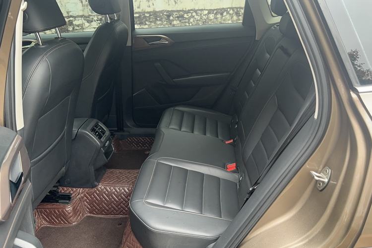 Used Volkswagen Tharu 2020 280TSI Two-Wheel Drive Luxury Edition China VI Standard