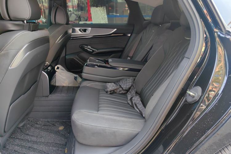 Used Hongqi H9 2024 2.0T Qixiang Private Style Edition
