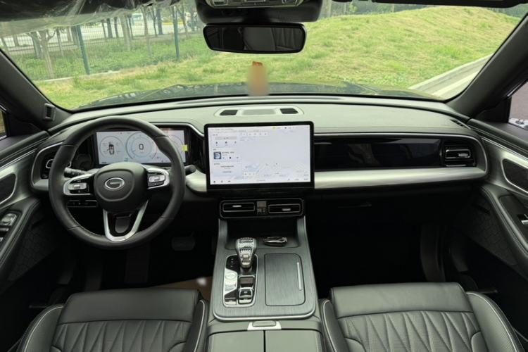 Used GAC Trumpchi GS8 2024 Linghang Series 2.0 TGDI Two-Wheel Drive Luxury Smart Connectivity Version Interior 1