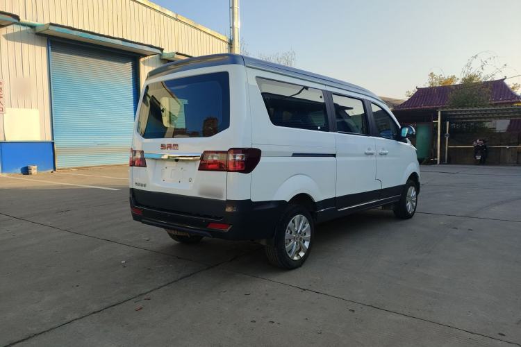 Used Jinbei Gold Hiace M Classic 2022 1.5L Travel Lion Passenger Van 6 Seats