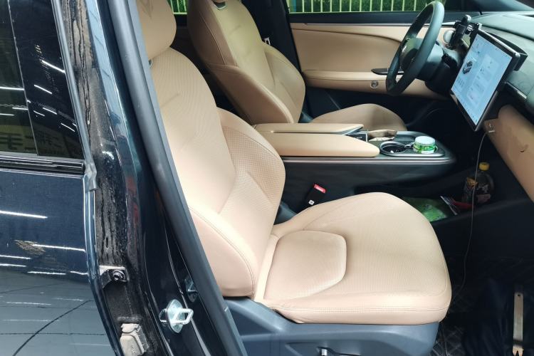 Used ARCFOX Alpha T5 2025 520 MAX Right Front Seat