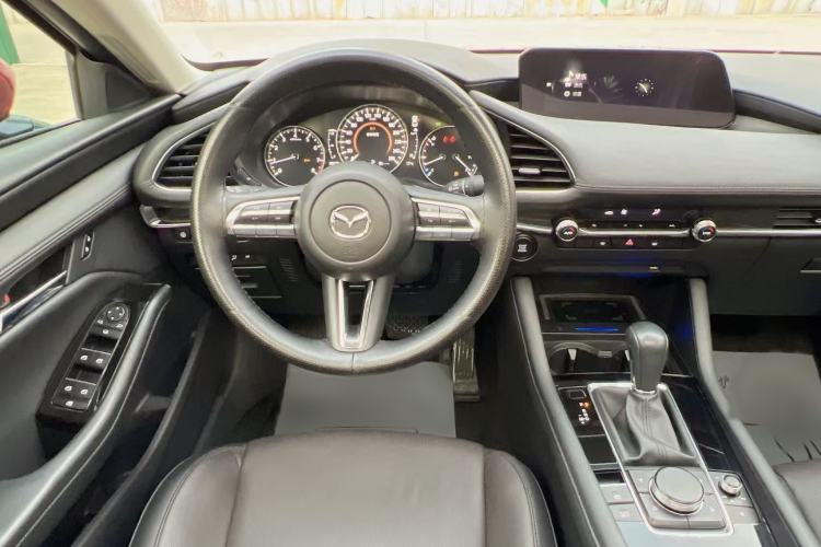 Used Mazda 3 Axela 2021 2.0L Automatic Zhi Rui Edition Interior 3