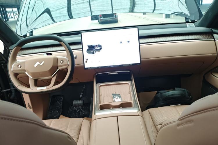 Used ONVO Luxeed L90 2025 Model—Max Six-Seater Version