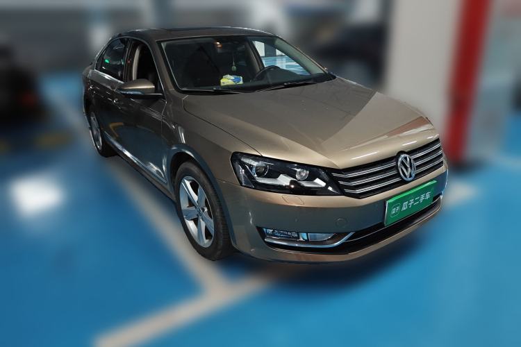 Used Volkswagen Passat 2014 1.8TSI DSG Ultimate Edition Front Right 45 Deg