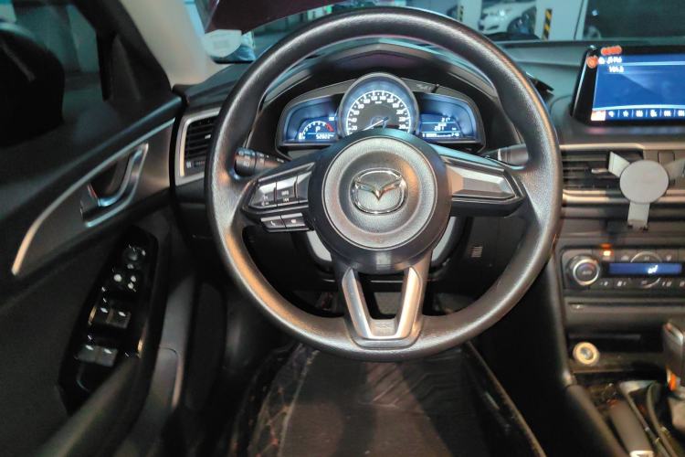 Used Mazda 3 Axela 2017 Sedan 1.5L Automatic Luxury Model Emission Standard China V Steering Wheel