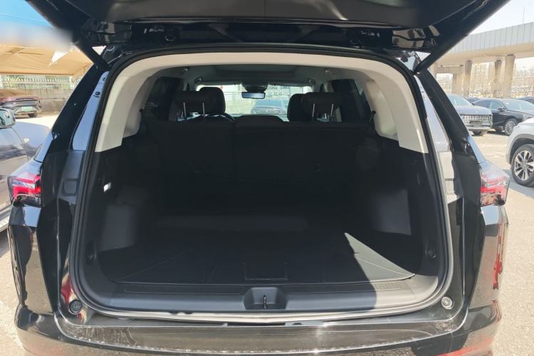 Used Buick Envision 2025 Encore Plus Four-Wheel Drive Avenir Trunk