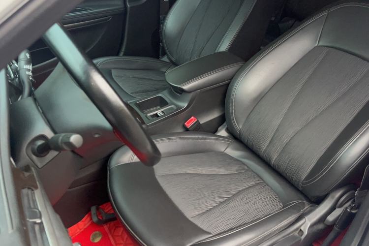 Used Buick Verano 2018 Sedan 20T Dual-Clutch Leading Model Left Front Seat