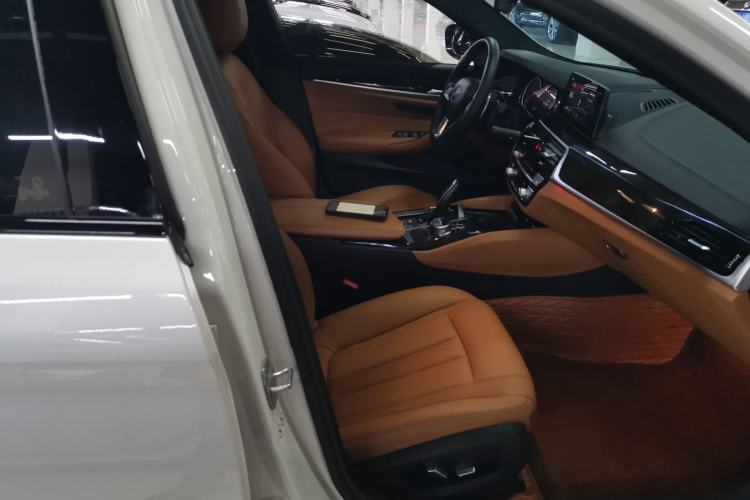 Used BMW 5 Series 2018 Restyled 530Li Leading Edition M Sport Package
