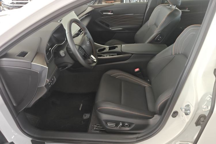 Used Toyota Avalon 2024 Dual-Engine 2.5L XLE Premium Edition
