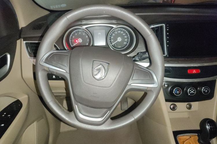 Used Baojun 730 2019 1.5L Manual Value Edition 7 Seats China VI Emission Standard
