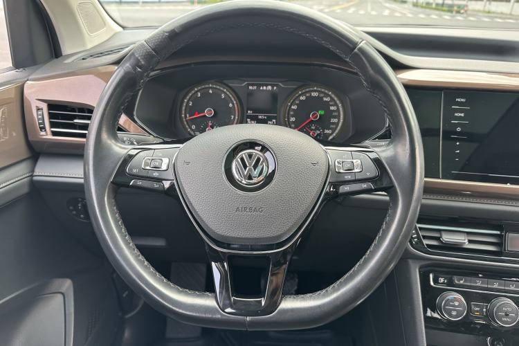 Used Volkswagen Tharu 2020 330TSI All-Wheel-Drive Luxury Edition China VI Standard
