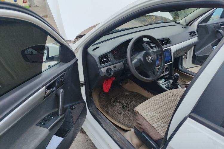 Used Volkswagen Lavida 2013 Revised Classic 1.6L Manual Fashion Edition
