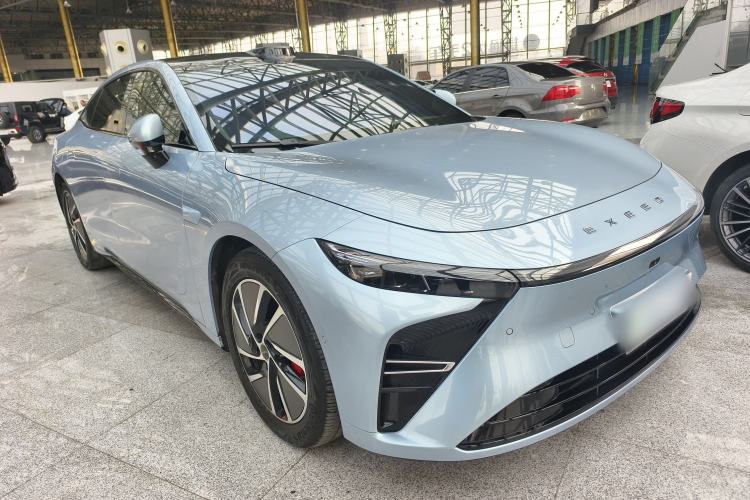 Used EXEED Star Era ES 2025 Extended-Range Max Urban Assisted Driving Front Right 45 Deg