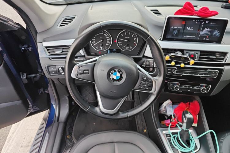 Used BMW X1 2018 sDrive18Li Fashion Model Steering Wheel