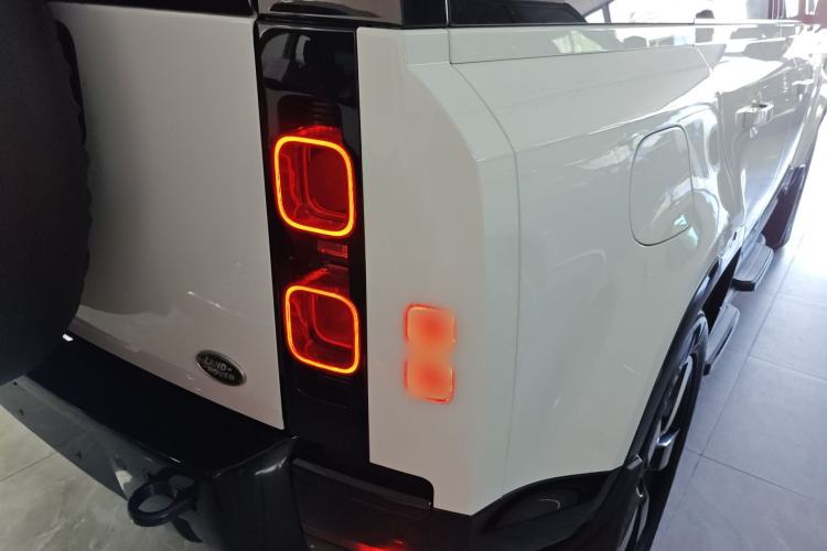 Used Land Rover Defender 2025 110 3.0T P400 – Dynamic HSE
