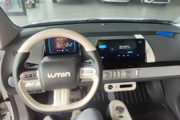 Used CHANGAN NEVO Lumin 2022 210km Sweet Edition Center Console