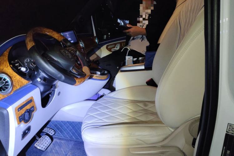 Used Mercedes-Benz Vito 2021 2.0T Business Version 7 Seats Left Front Seat