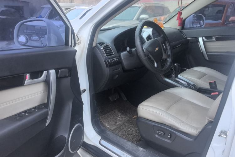 Used Chevrolet Captiva 2015 2.4L 4x4 Flagship Edition 7-Seater