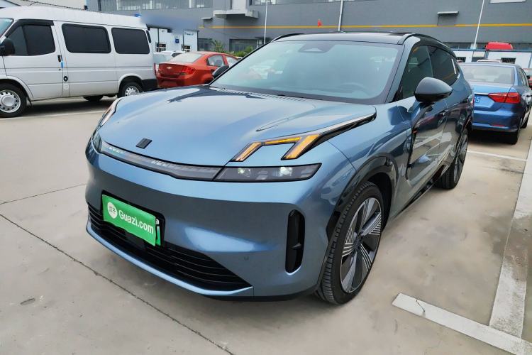 Used Lynk & Co 08 EM-P 2025 220 km All-Wheel-Drive Performance Halo